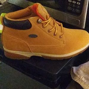 Lugz boots chukka